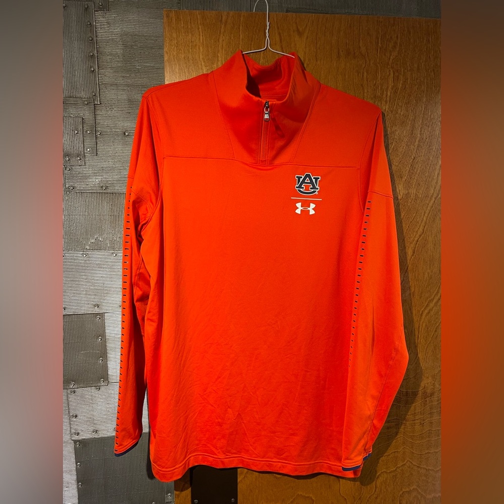 Auburn Under Armour Men’s Large Orange Long Sleeve Pullover 1/4 Zip.